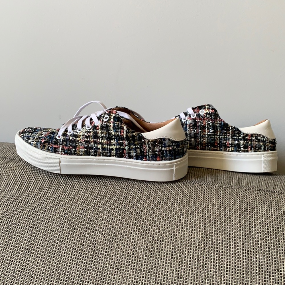 Sneakers by Neiman Marcus, made in Spain. size 40 or size 9. Canvas/leather